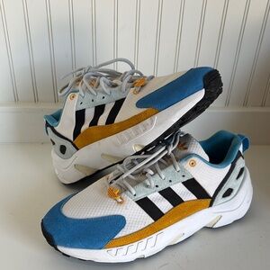 Adidas Men’s White and Blue zx22 boost. Size 11. Maybe worn once indoors!